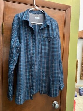 Columbia Sportswear Company Men's Size Large Blue Long Sleeved Shirt